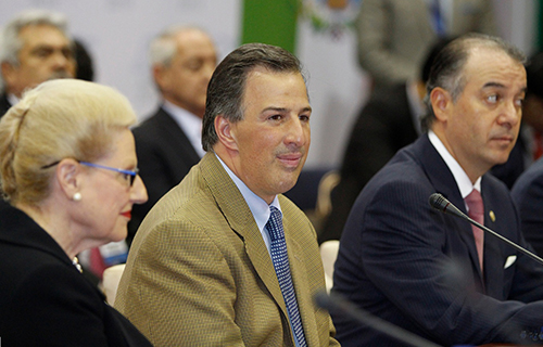 Mexican Foreign Minister Jose Antonio Meade with Australian Speaker Bronwyn Bishop at the APPF in Mexico