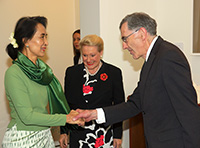 Aung San Suu Kyi meets Bernard Wright, Clerk of the House of Representatives