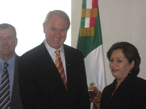 Figure 7.2 Minister for Foreign Affairs, Patricia Espinosa and the Chair, Hon Bruce Baird MP