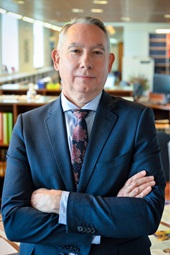 Portrait photo of the Parliamentary Librarian