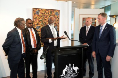 Warlpiri community representatives Harry Tjakamarra Nelson, Otto Jungarryi Sims and Robin Granites Japanangka with the President and the Speaker, Image source: AUSPIC