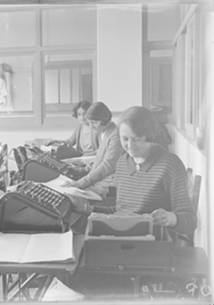 FCC [Federal Capital Commission] comptometer operators at Acton Offices. NATIONAL ARCHIVES OF AUSTRALIA: A3560, 2290