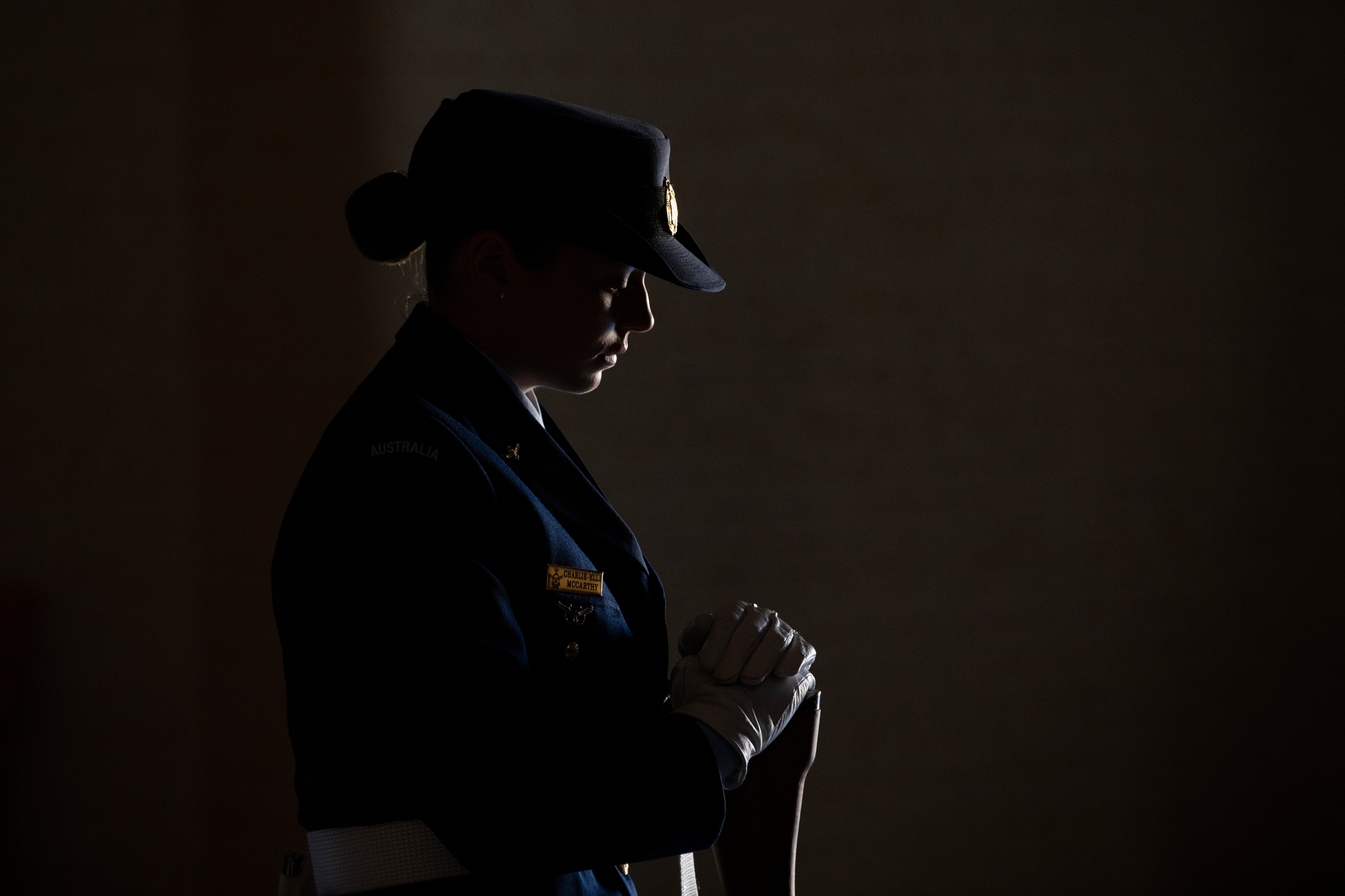 Photo of Royal Australian Air Force Aircraftwoman Charlie-Elle McCarthy during the 2021 Anzac Day National Service held at the Australian War Memorial in Canberra.