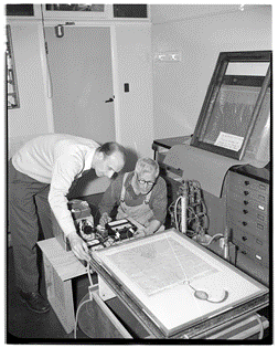 Mr J H Bayston and CSIRO team member testing the original custom Magna Carta container at the CSIRO Division of Industrial Chemistry in 1961.