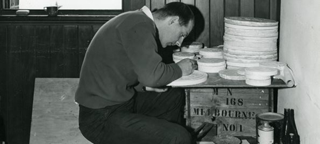 Stuart Devlin working on the 20-cent coin plaster