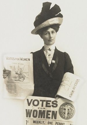 Vida Goldstein selling newspapers, State Library of Victoria