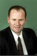 Hon Lindsay Tanner