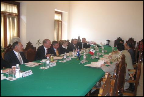 Figure 7.3 Members of the Committee attend a meeting with Carlos de Alba.