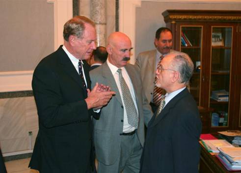 Figure 6.1 The Hon Mr Bruce Baird MP and Hon Warren Snowdon MP meet with members of the Iraqi Interim National Assembly in Baghdad