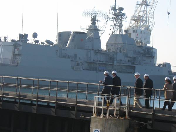 The committee inspected the ANZAC frigate HMAS Perth at Tenix's premises at Williamstown on 27 April 2006. Commissioned in June 2006, HMAS Perth was Tenix's tenth and final ANZAC ship.